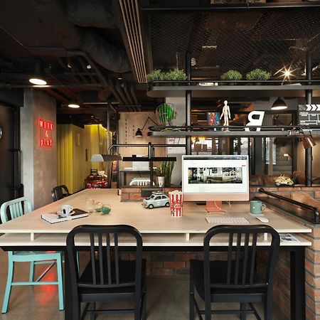 Moxy Belgrade Hotel ภายนอก รูปภาพ