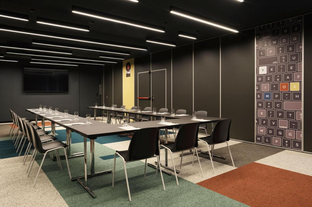 Moxy Belgrade Hotel ภายนอก รูปภาพ